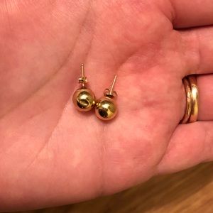2 solid gold studs 14k gold